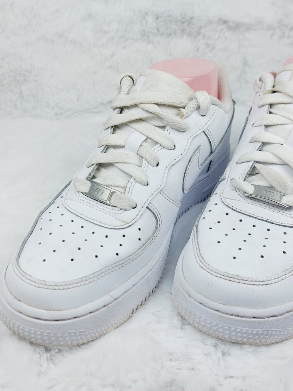 Nike Women's White Air Force 1 Leather Low Top Athletic Sneaker Size US 6.5 - Picture 7 of 10